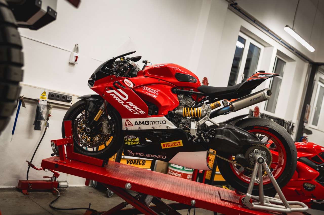 SP race project Ducati V2